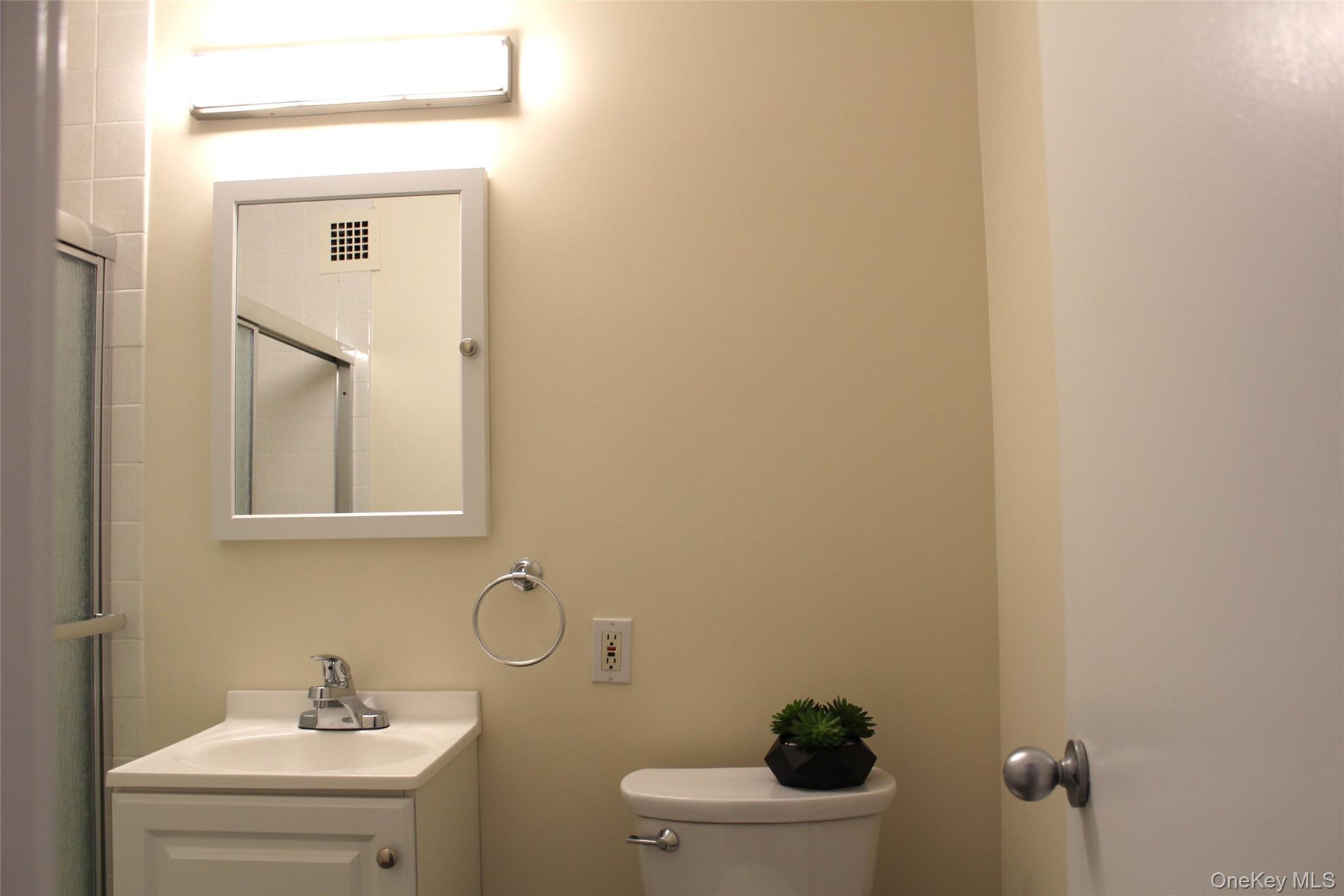 100 E Hartsdale Avenue Unit: 6HW