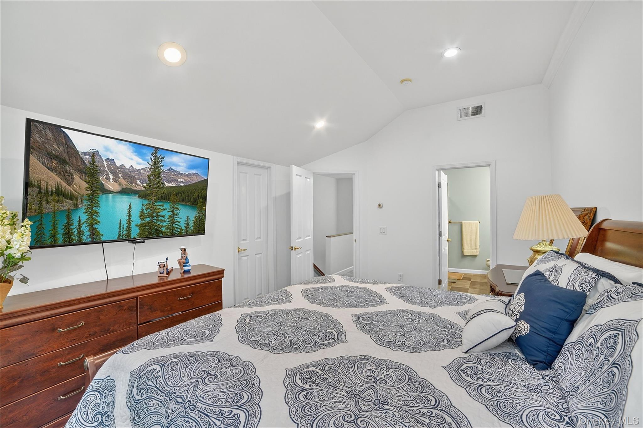 527 Viewpoint Terrace