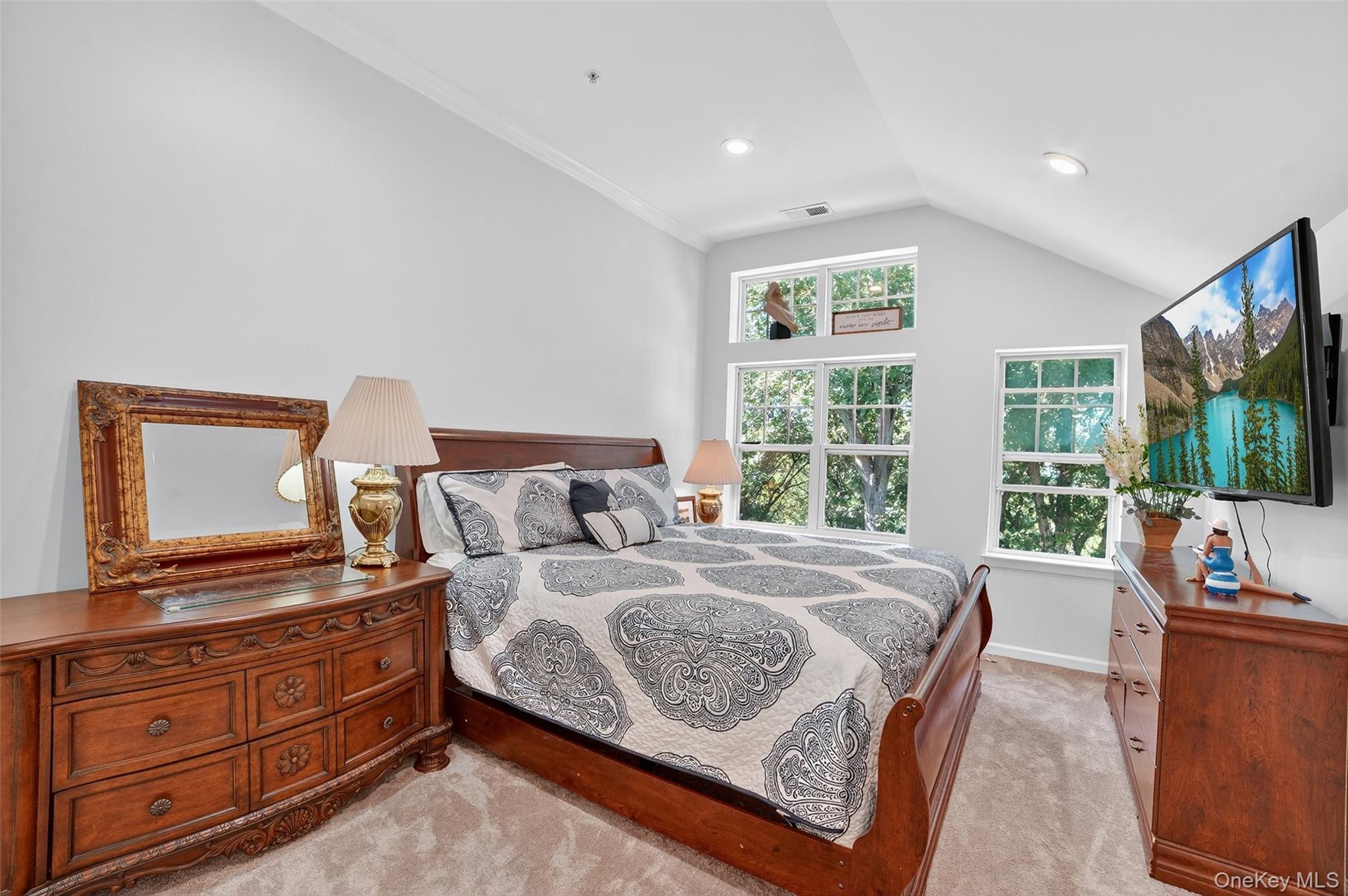 527 Viewpoint Terrace