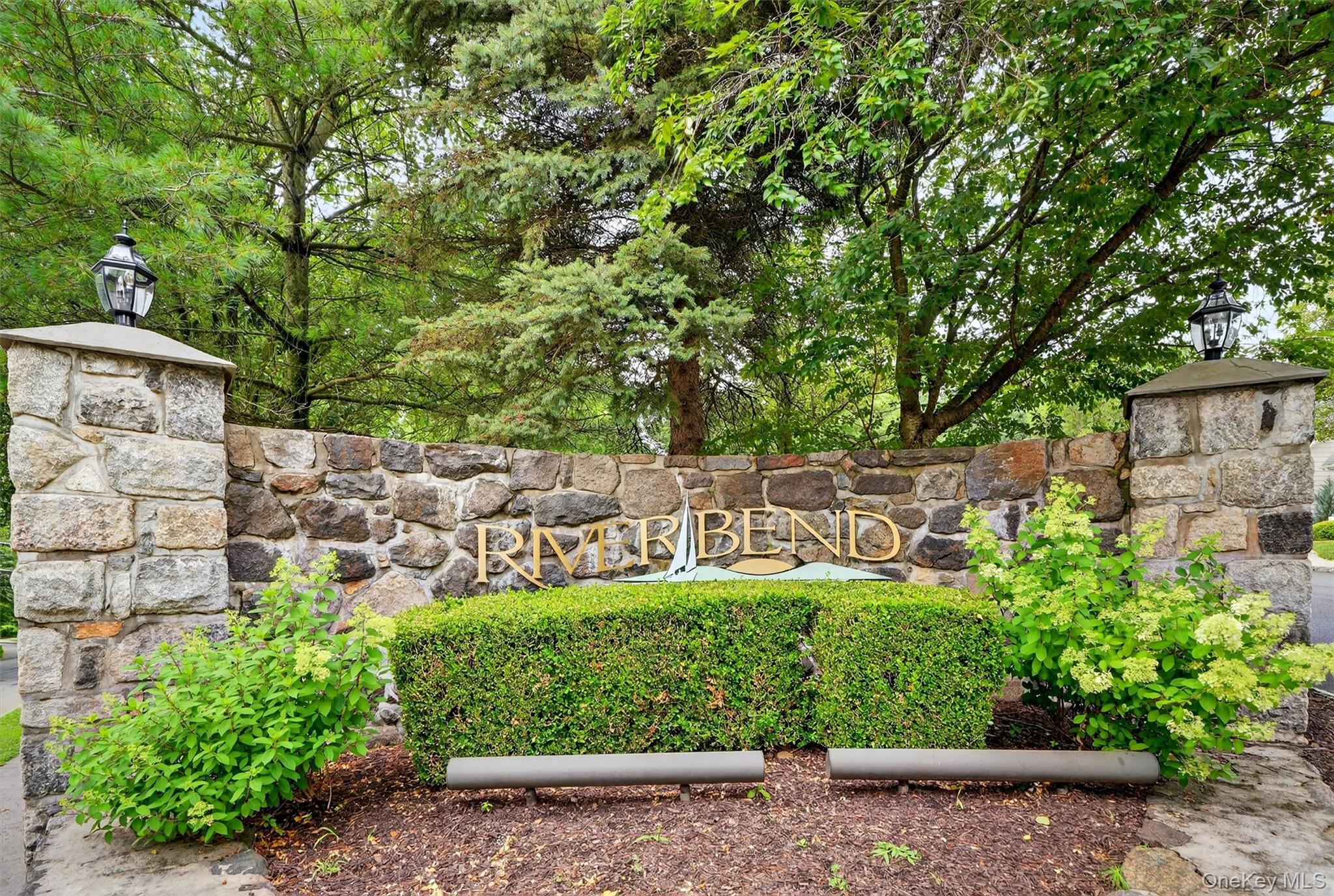 527 Viewpoint Terrace