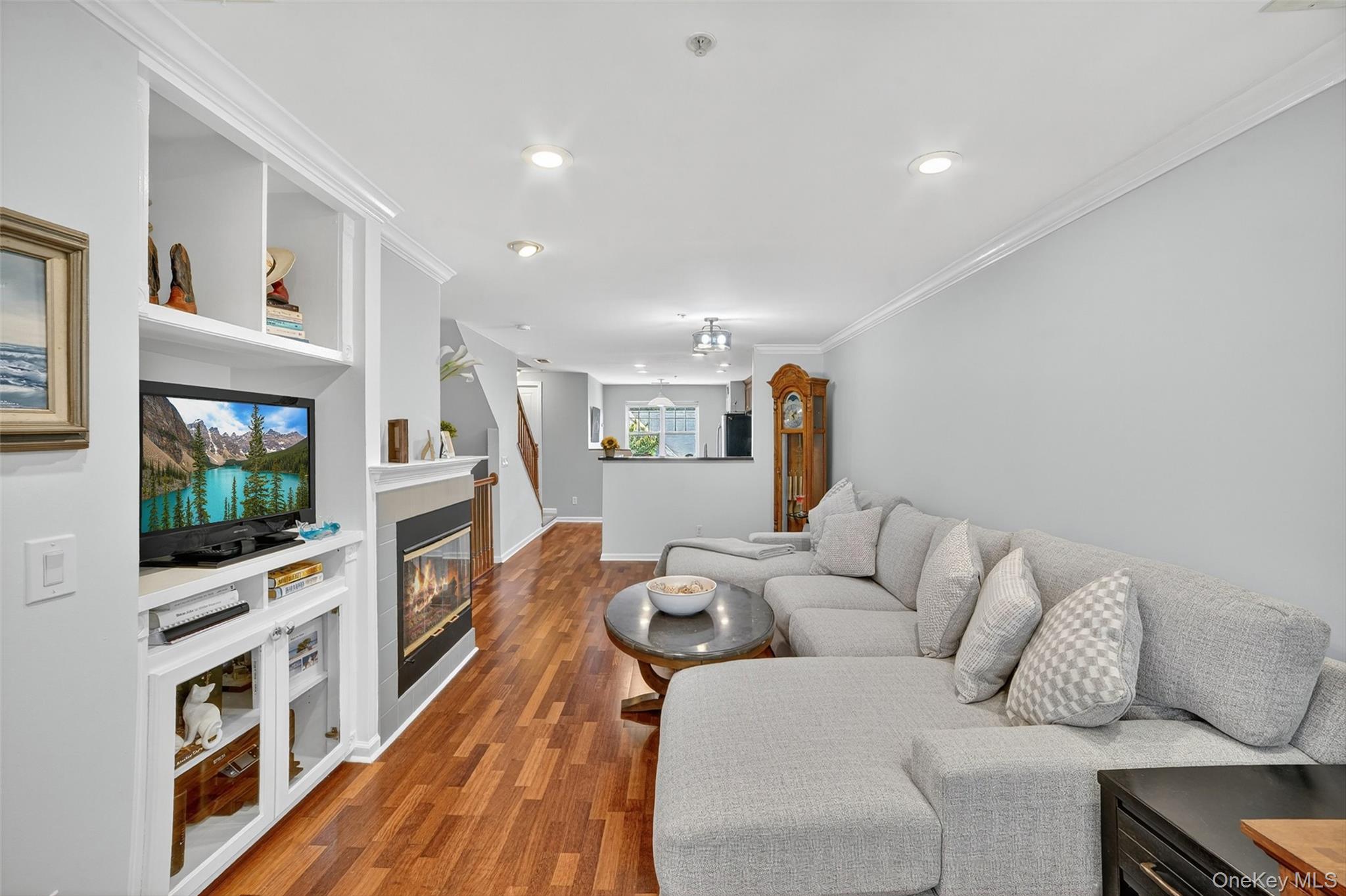 527 Viewpoint Terrace