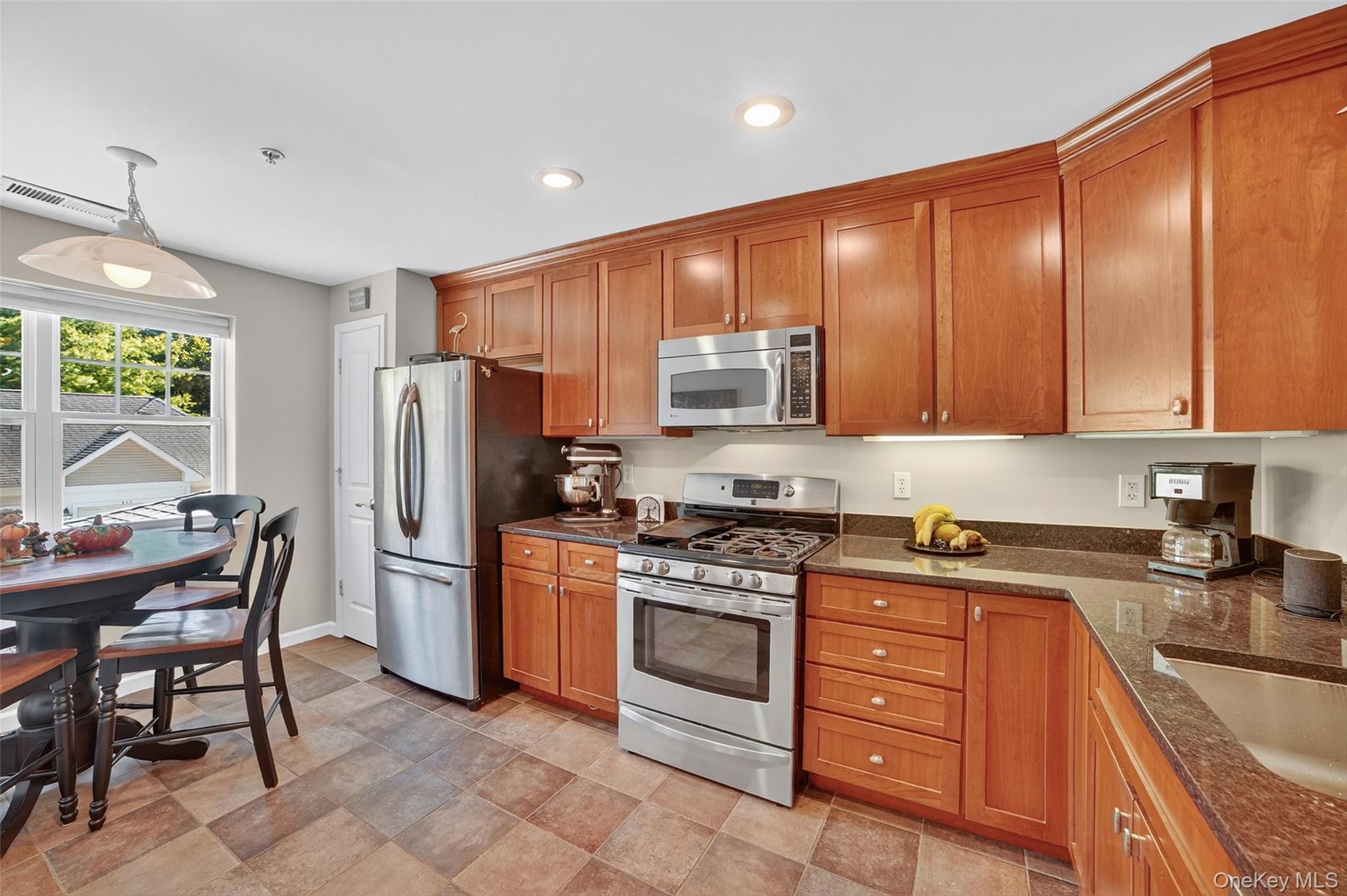 527 Viewpoint Terrace