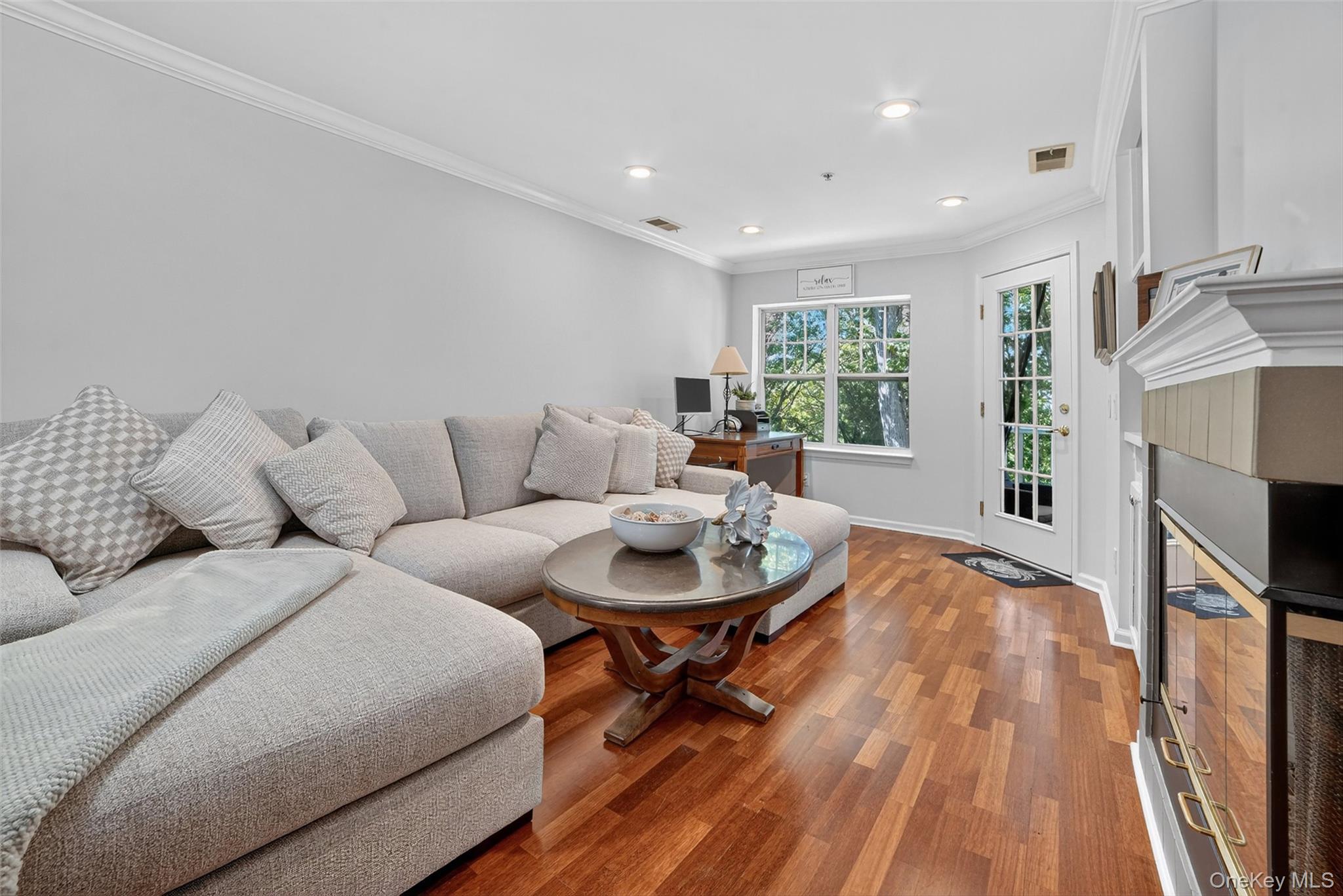 527 Viewpoint Terrace