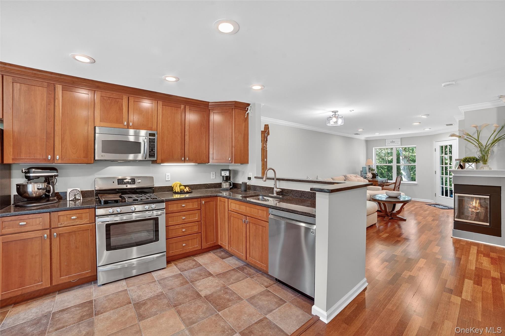527 Viewpoint Terrace