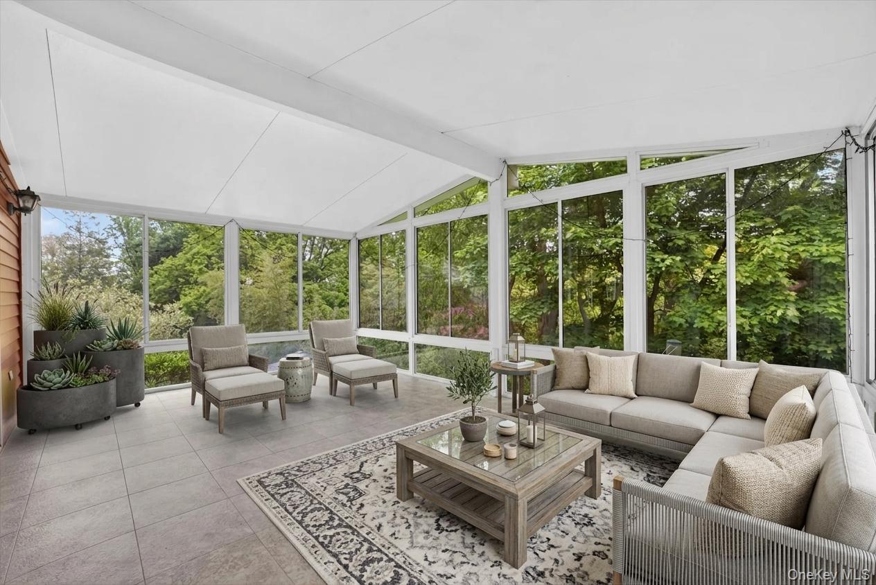 37 Hollowbrook Lane