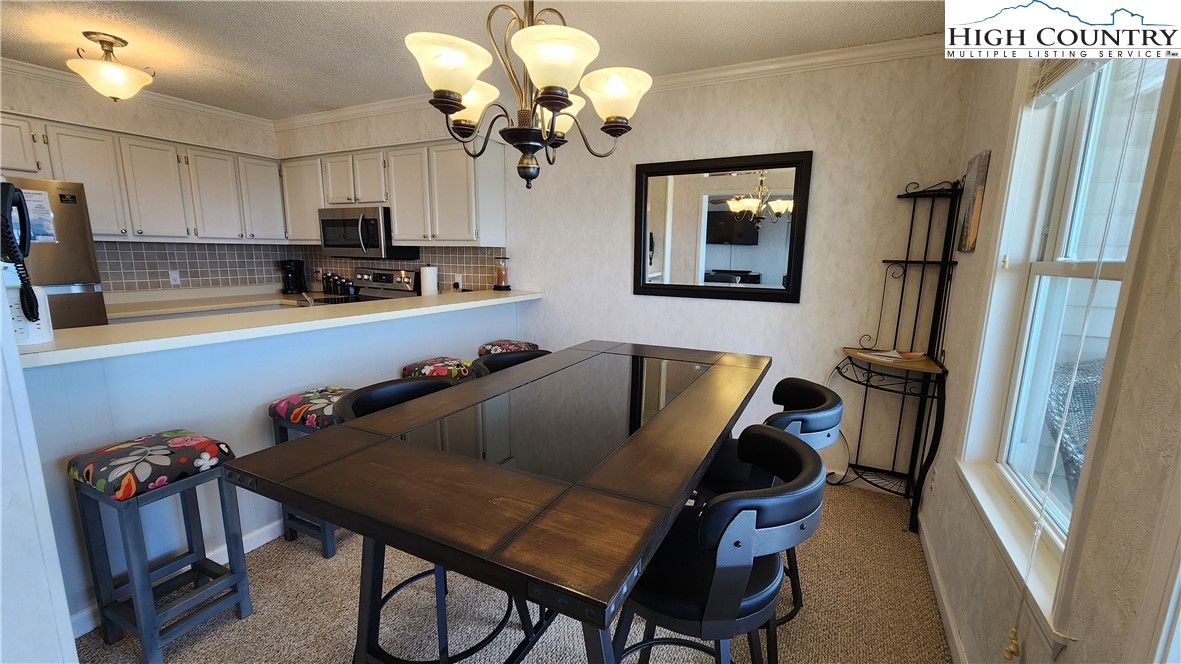 301 Pinnacle Inn Road 2306