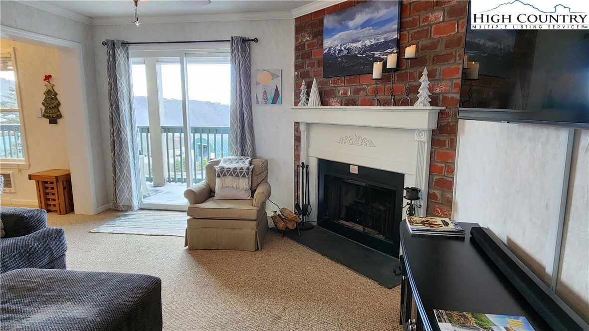 301 Pinnacle Inn Road 2306