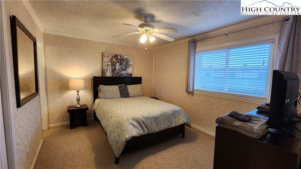 301 Pinnacle Inn Road 2306