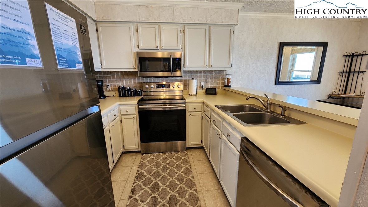 301 Pinnacle Inn Road 2306