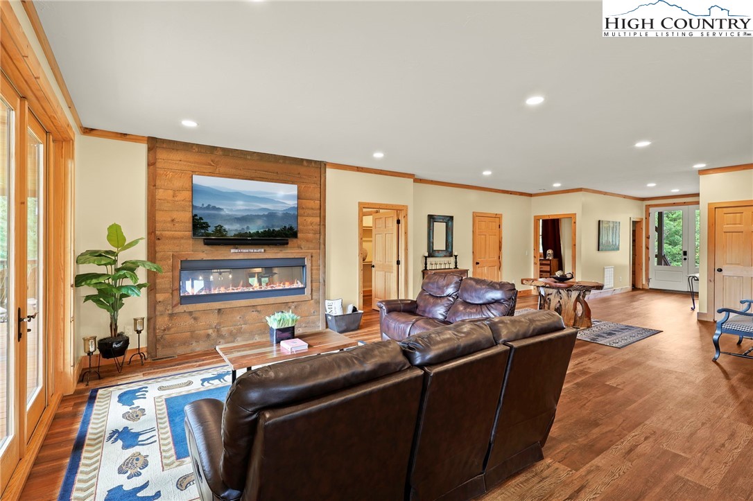 457 Lily Of The Valley Drive