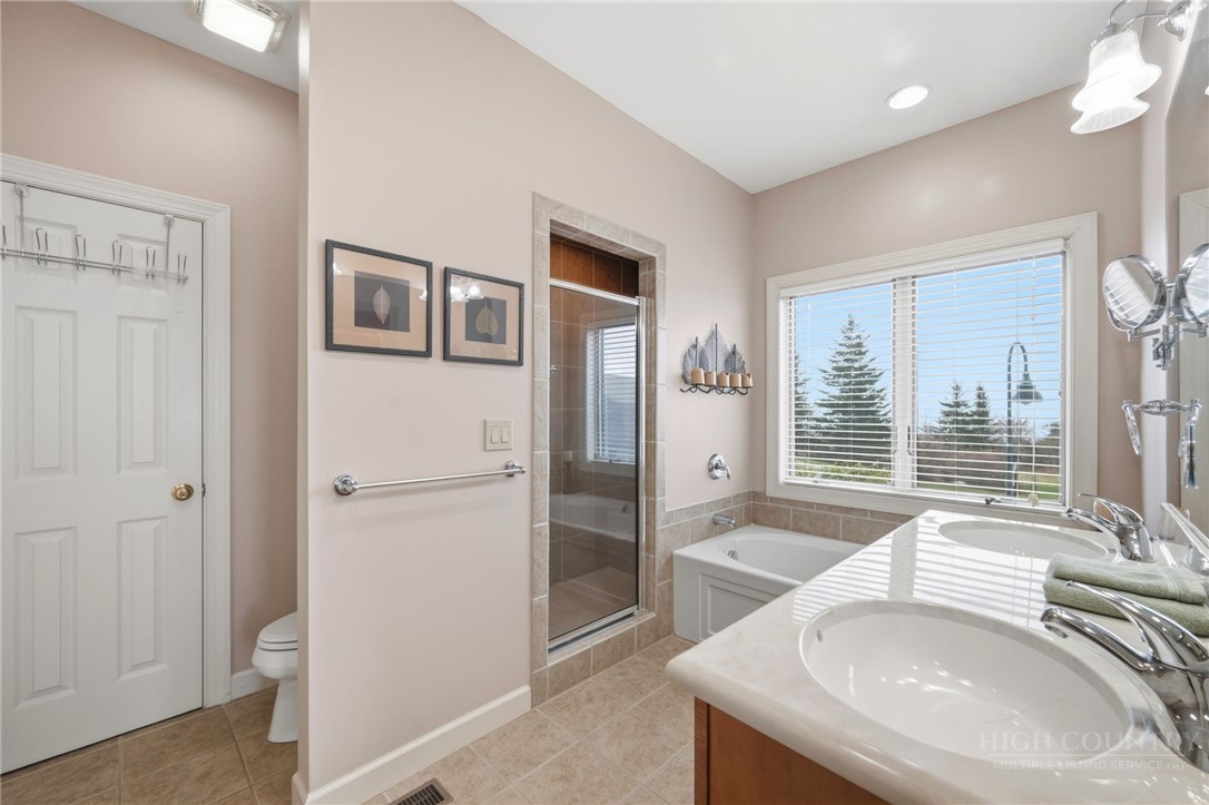 743 Craggy Pointe 24C