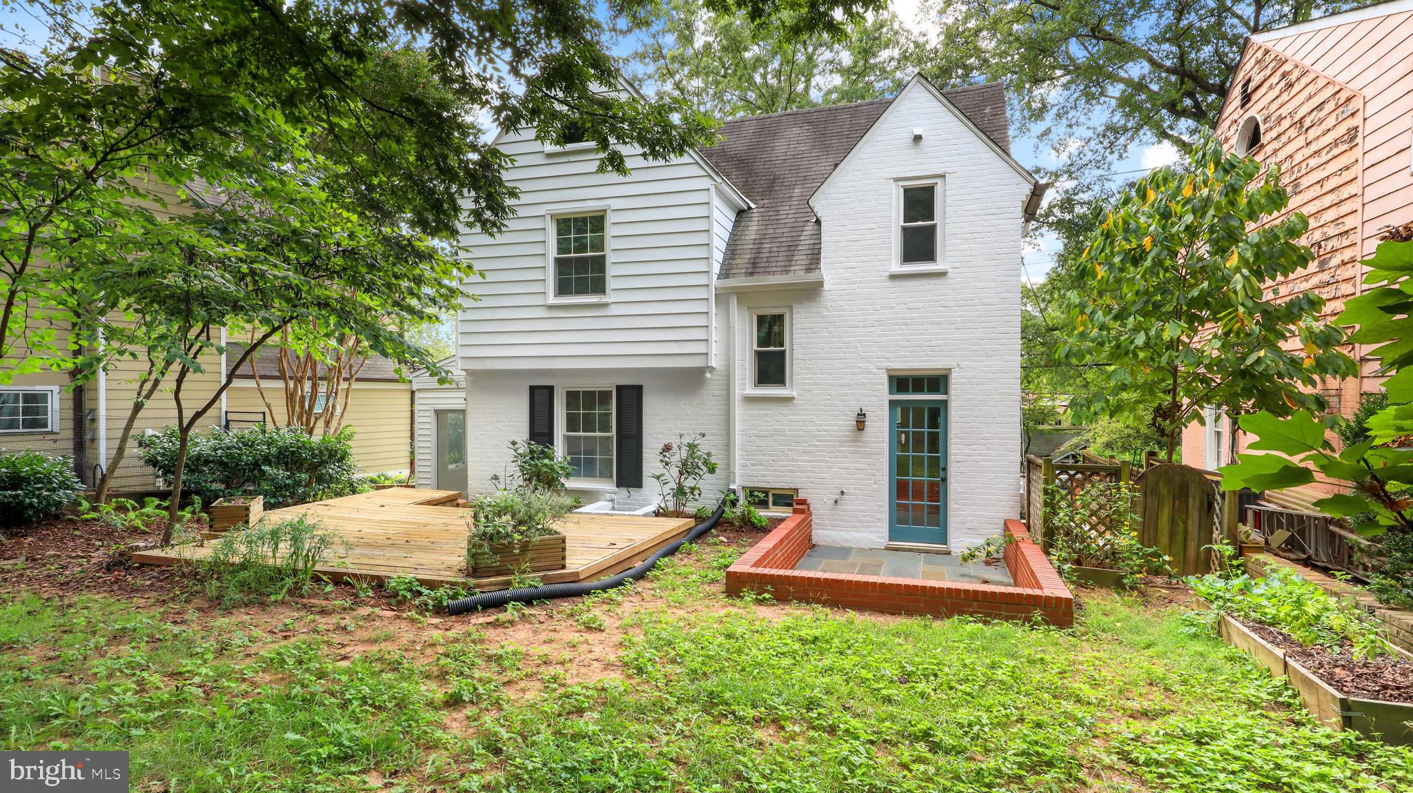 5047 MacArthur BOULEVARD NW