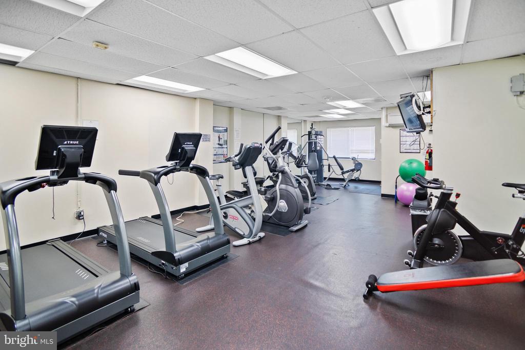 3701 Connecticut Ave NW #112