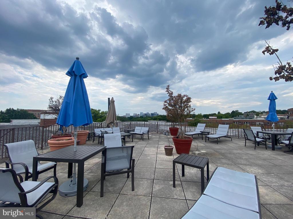 2500 Q STREET NW Unit: 106