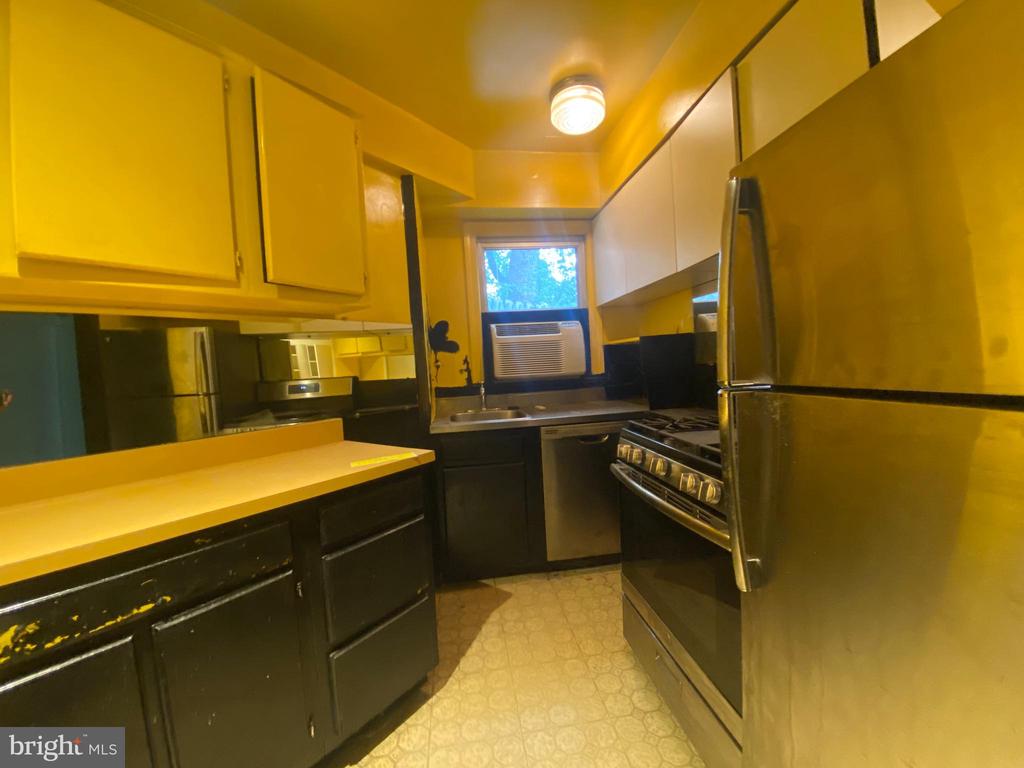 2500 Q STREET NW Unit: 106