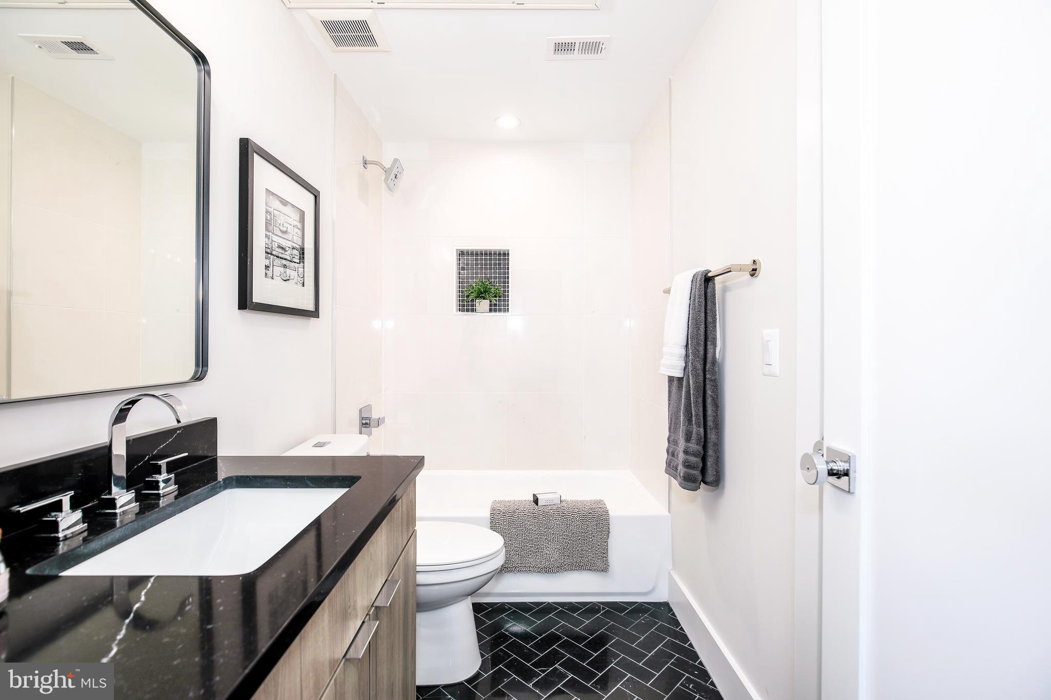 1421 SPRING RD NW #303