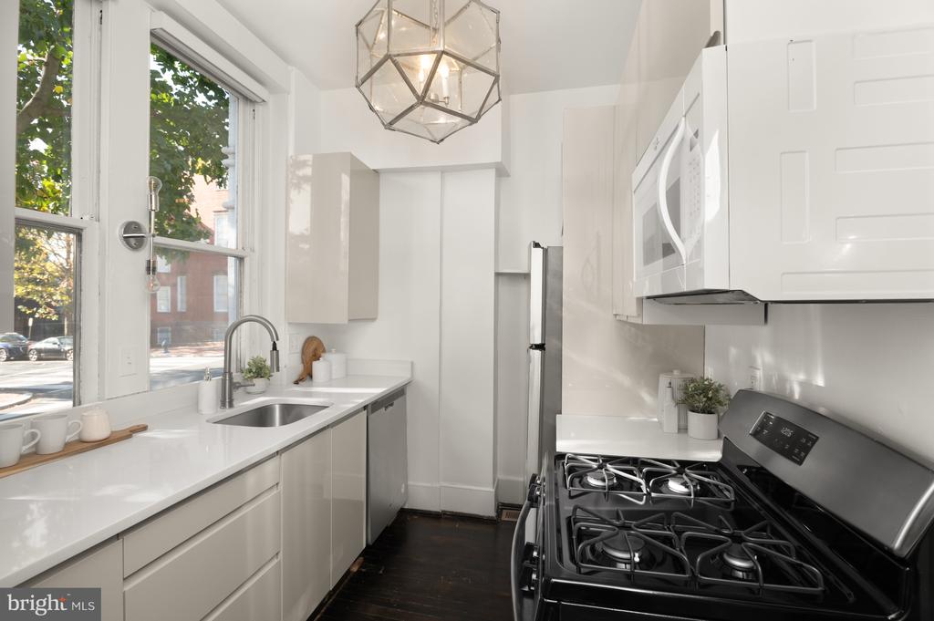 1401 33RD STREET NW