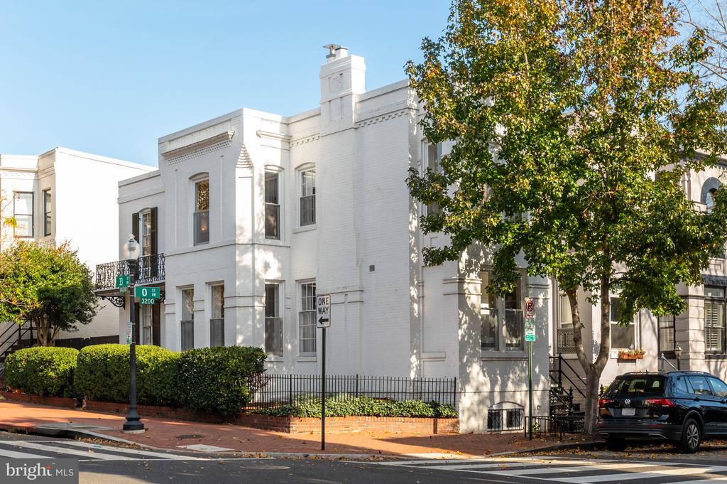 1401 33RD STREET NW