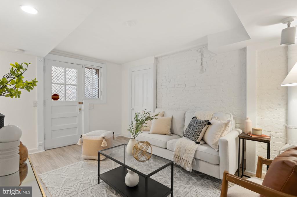 1401 33RD STREET NW
