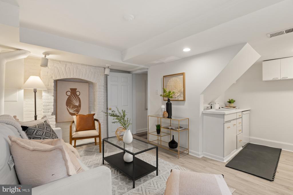 1401 33RD STREET NW