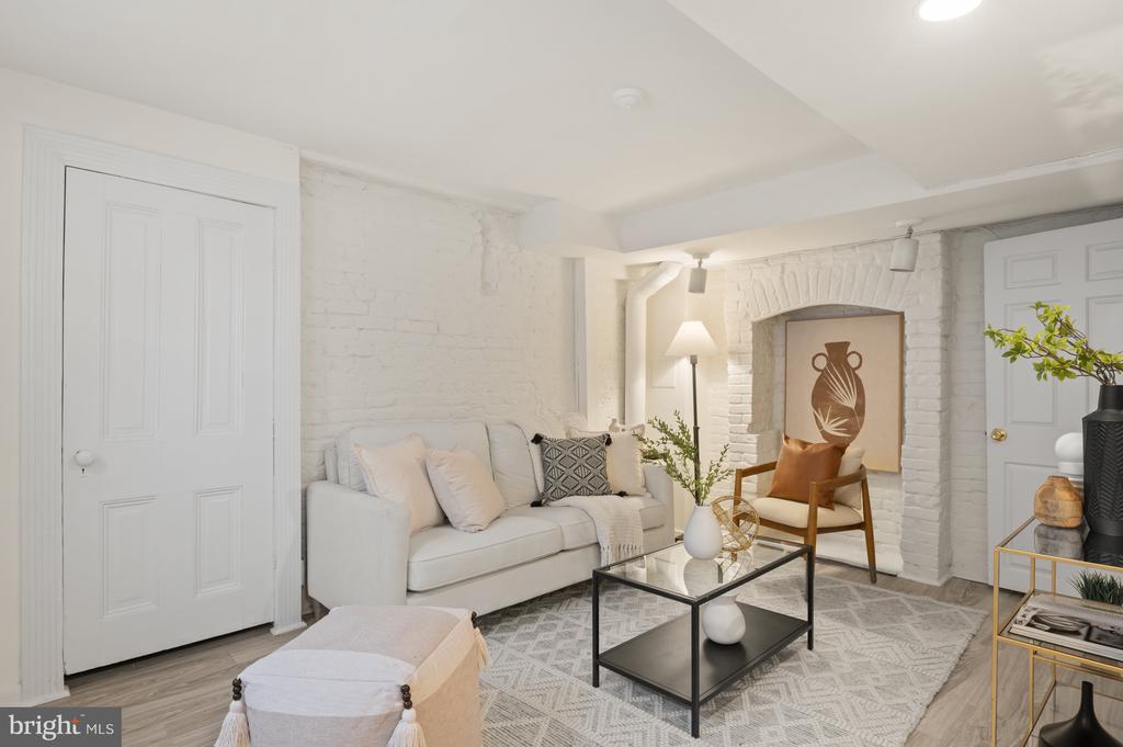 1401 33RD STREET NW