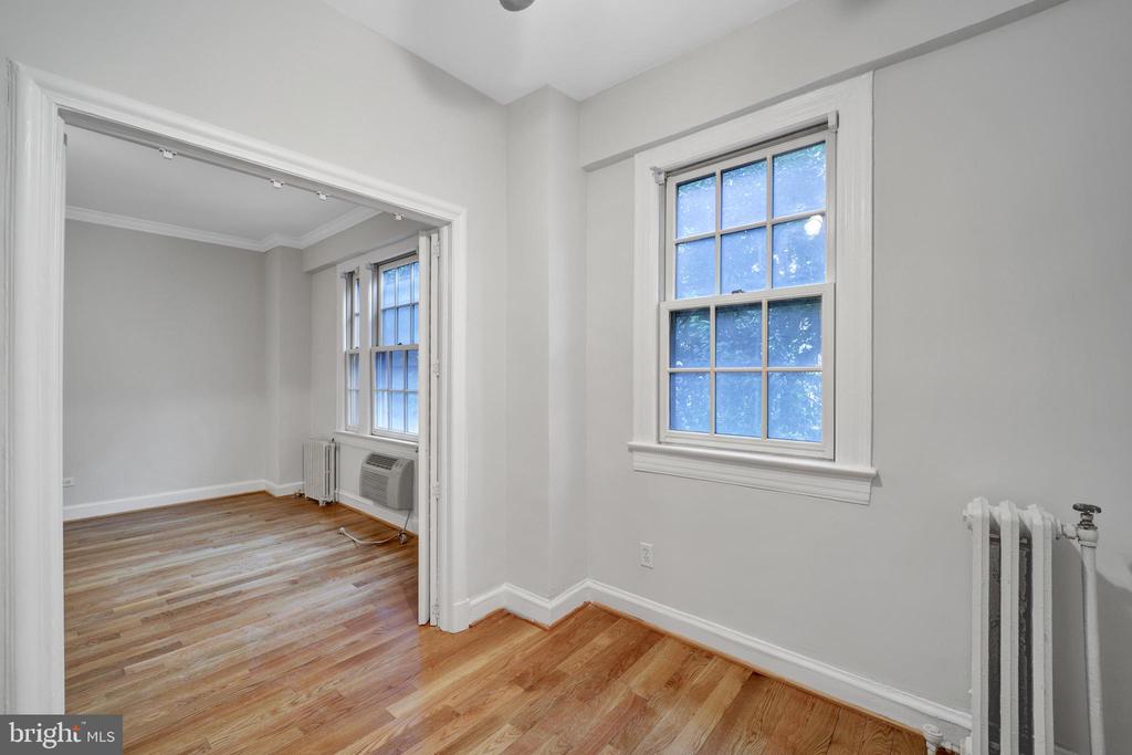 2032 BELMONT NW Unit: 215