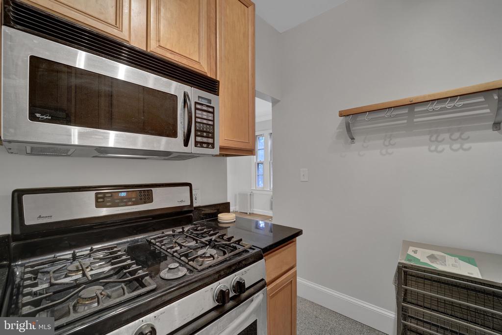 2032 BELMONT NW Unit: 215