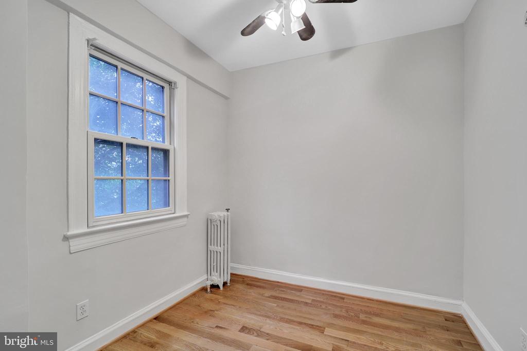 2032 BELMONT NW Unit: 215