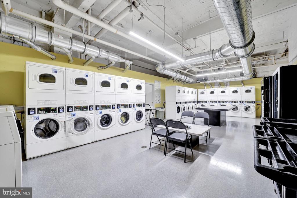 2032 BELMONT NW Unit: 215