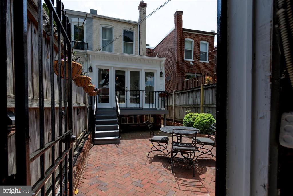 152 NORTH CAROLINA AVENUE SE