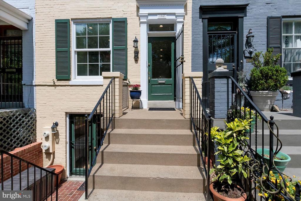152 NORTH CAROLINA AVENUE SE
