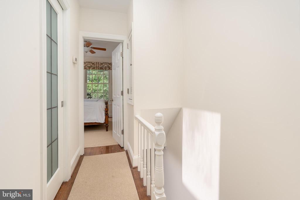 4 POMANDER WALK NW