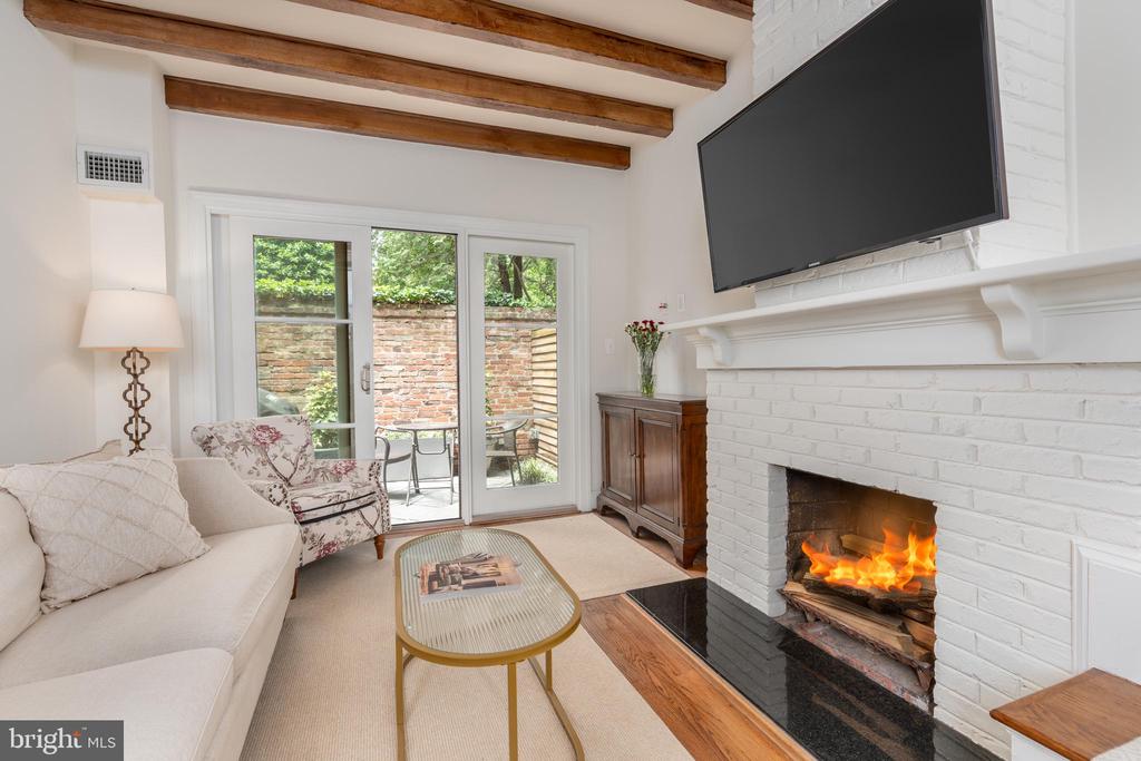 4 POMANDER WALK NW