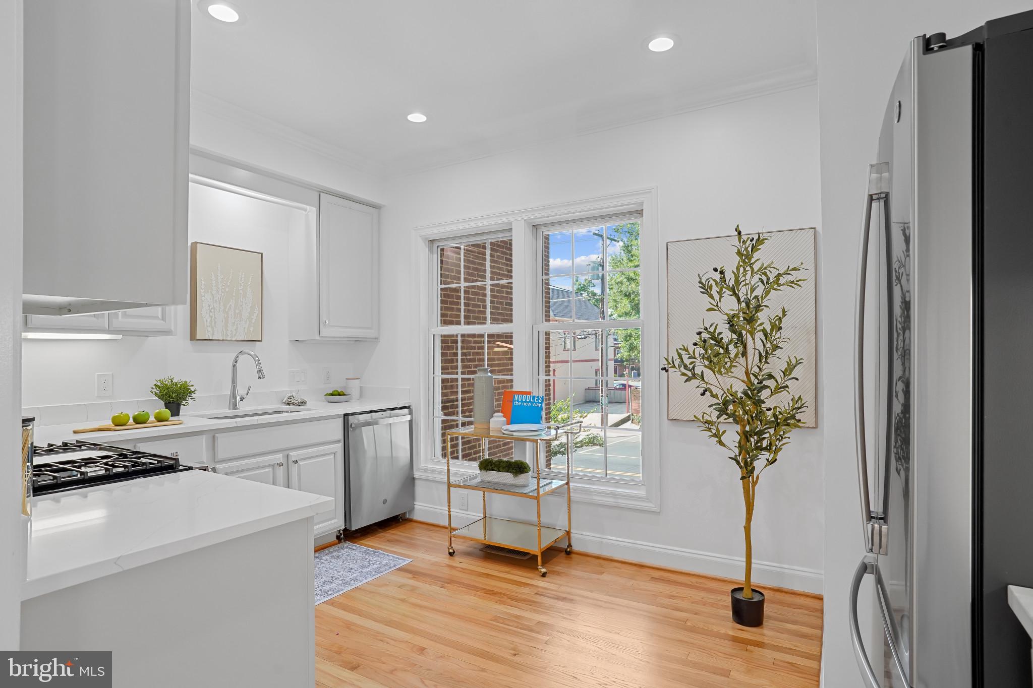 4425 MacArthur Blvd NW