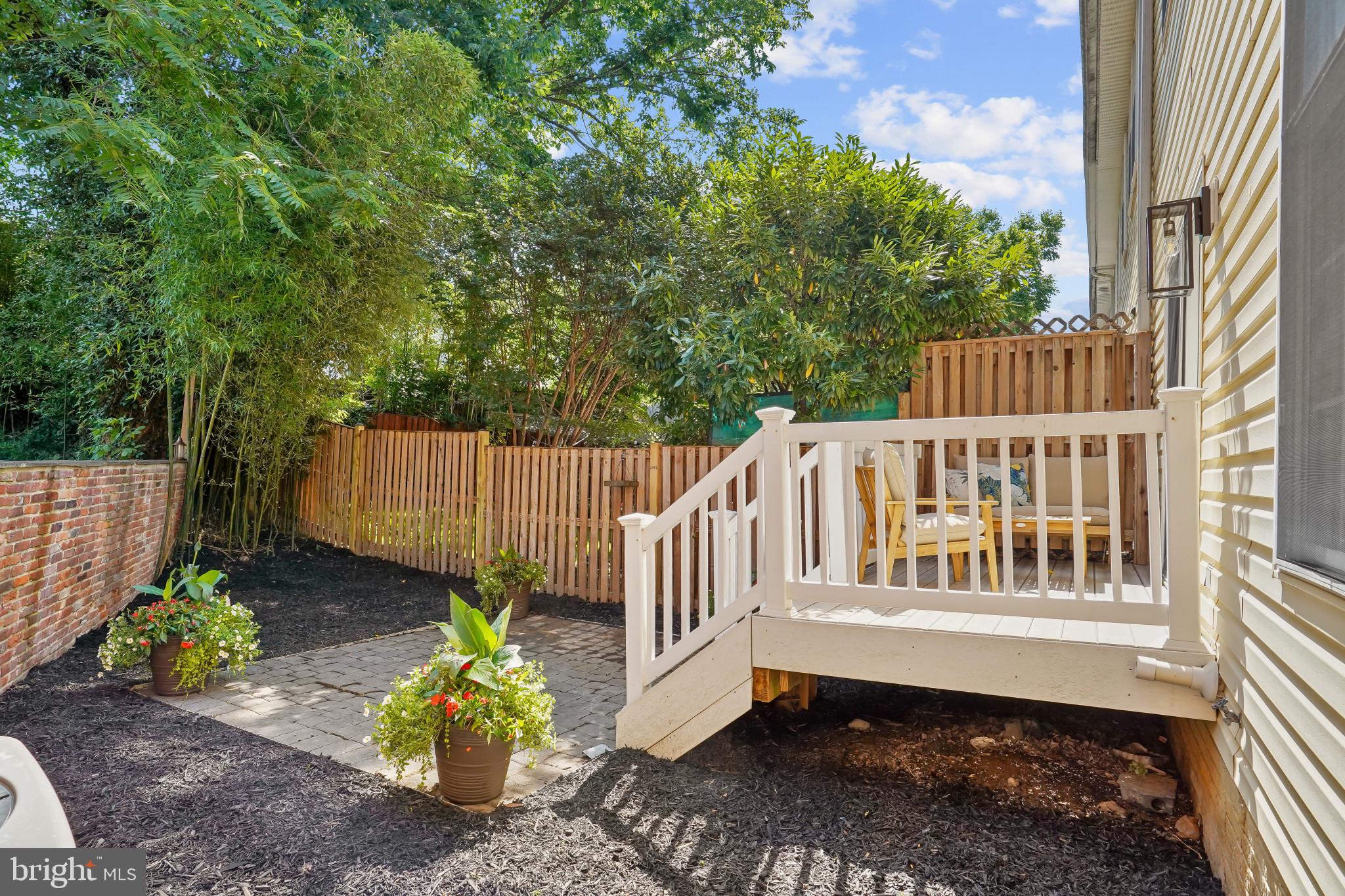 4425 MacArthur Blvd NW