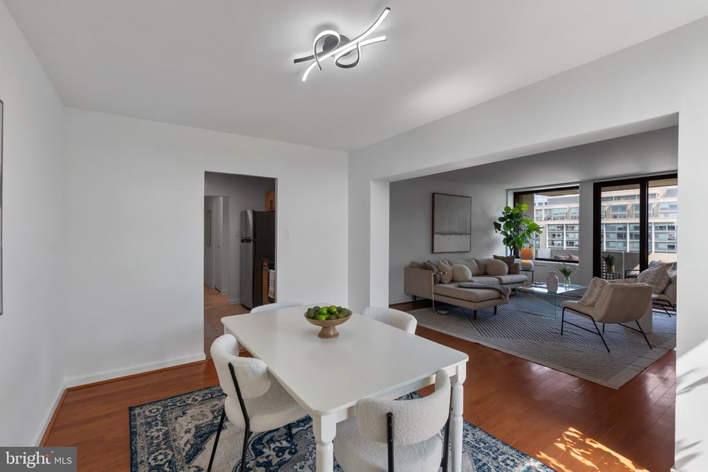 240 M St SW #E715
