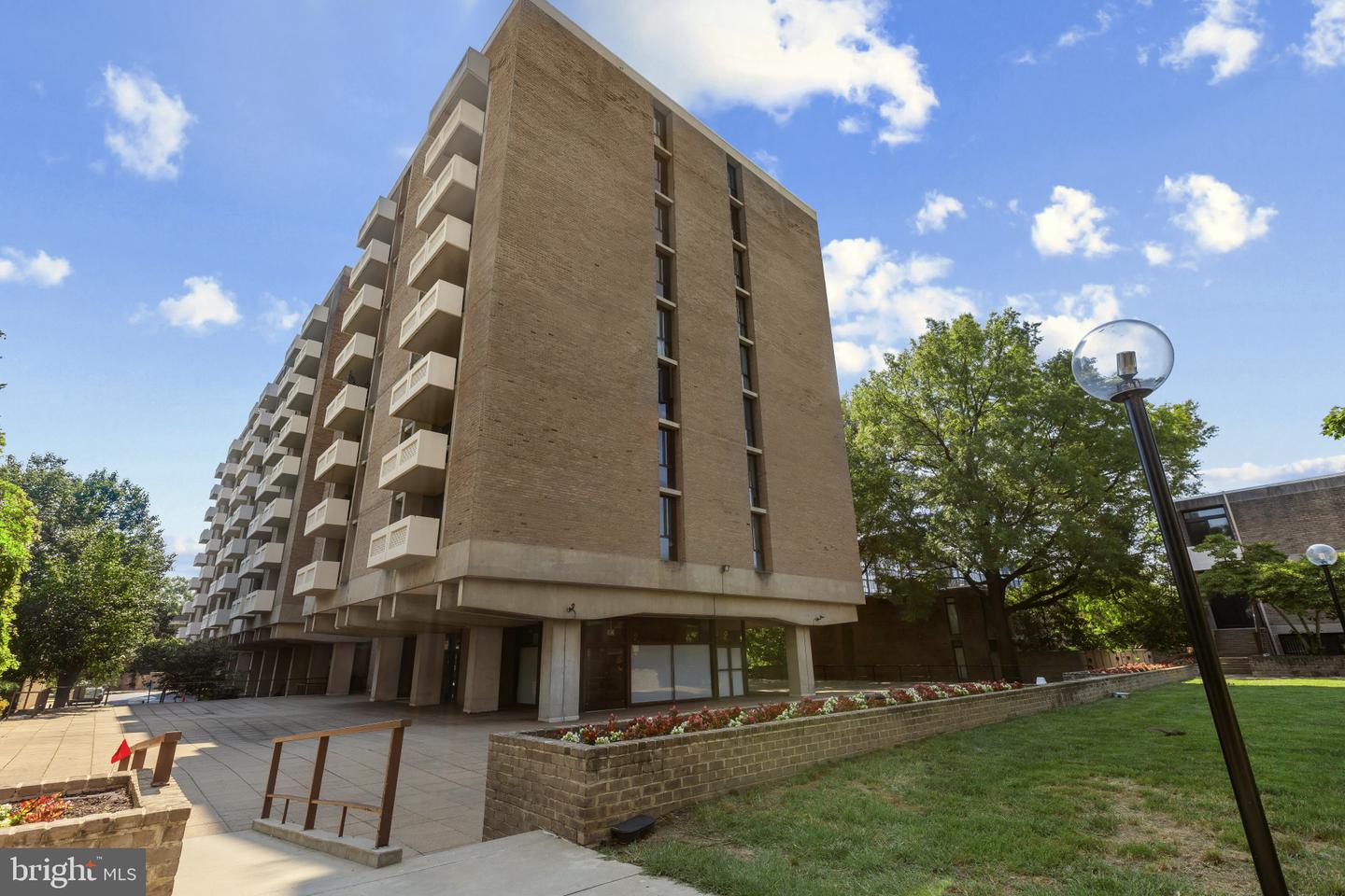 240 M St SW #E715