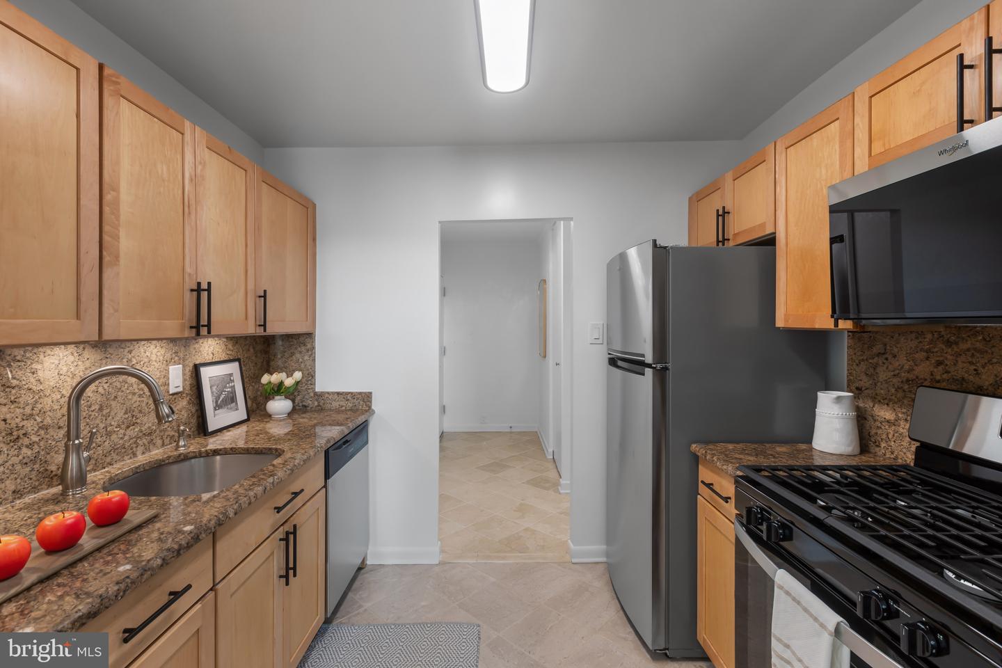 240 M St SW #E715