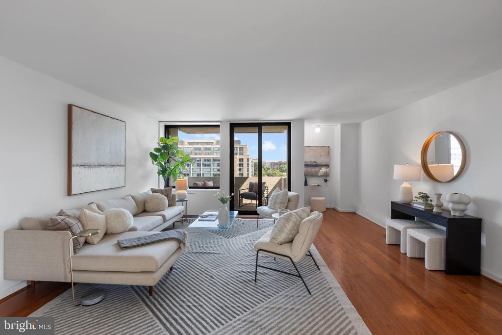 240 M St SW #E715