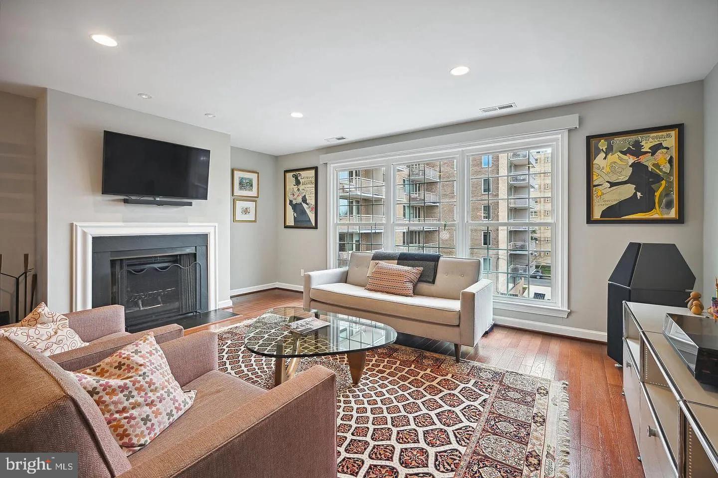 2828 WISCONSIN AVE NW #305