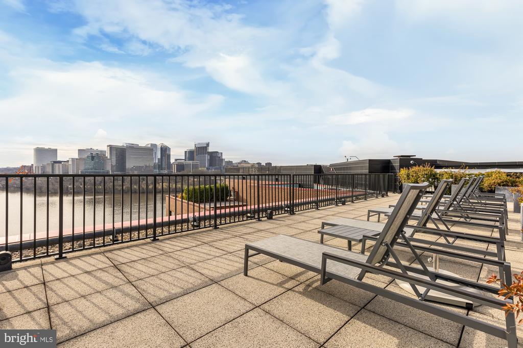 3303 WATER STREET NW Unit: 5H