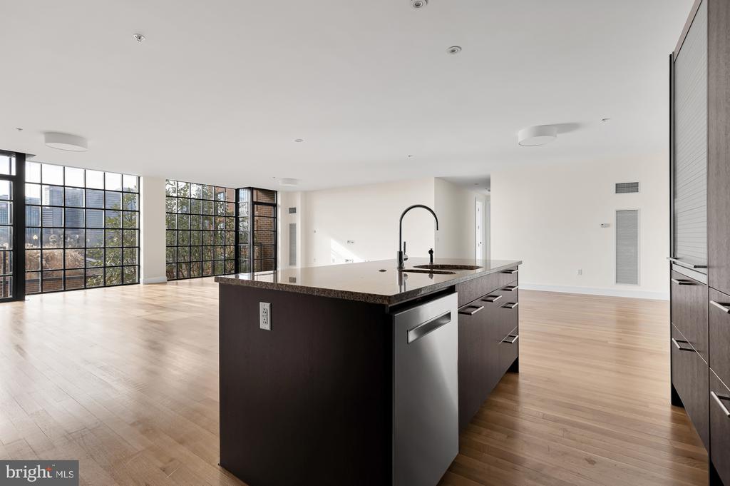 3303 WATER STREET NW Unit: 5H