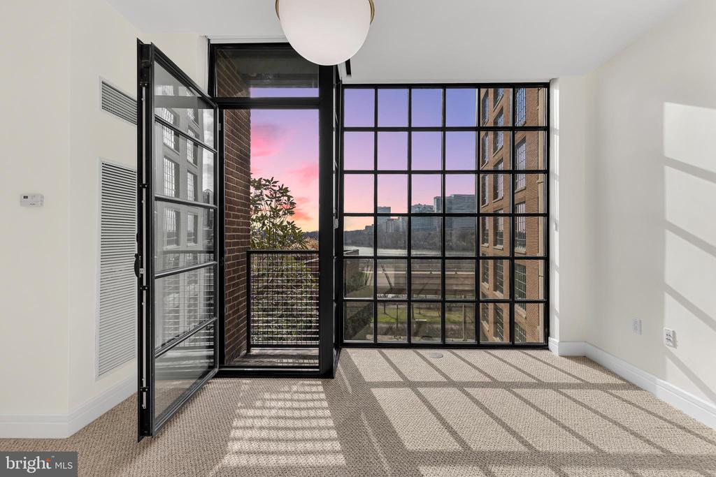 3303 WATER STREET NW Unit: 5H