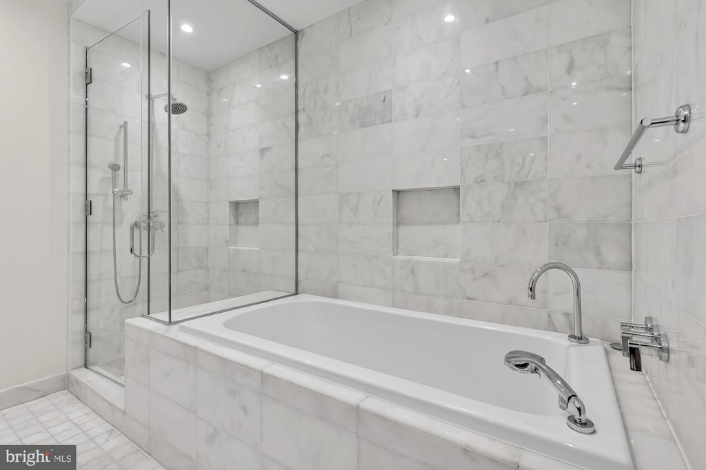 3303 WATER STREET NW Unit: 5H