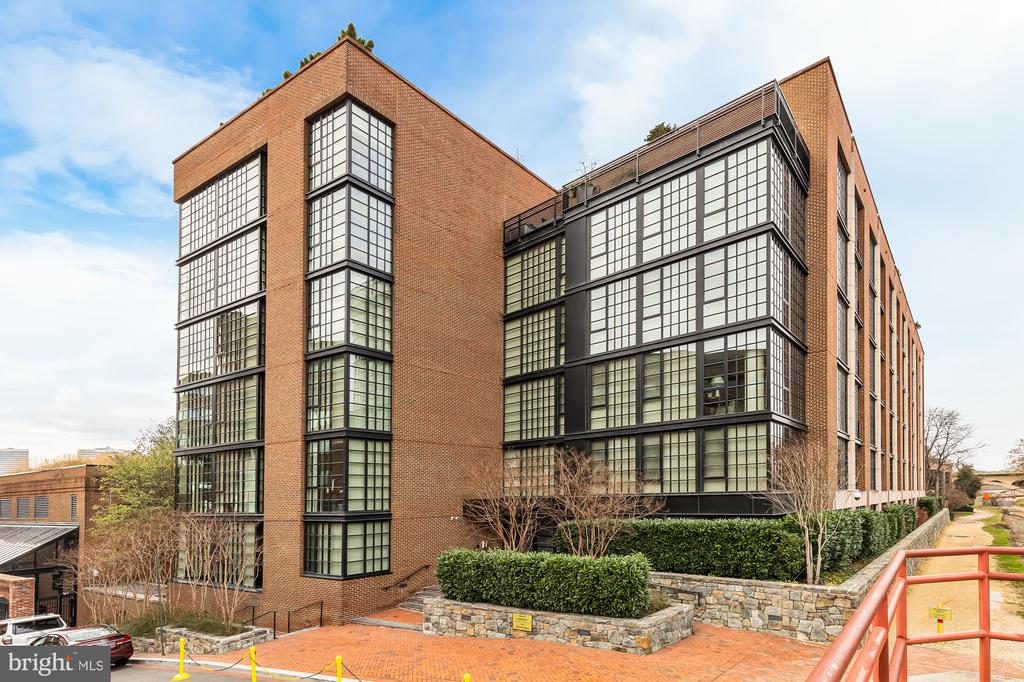 3303 WATER STREET NW Unit: 5H