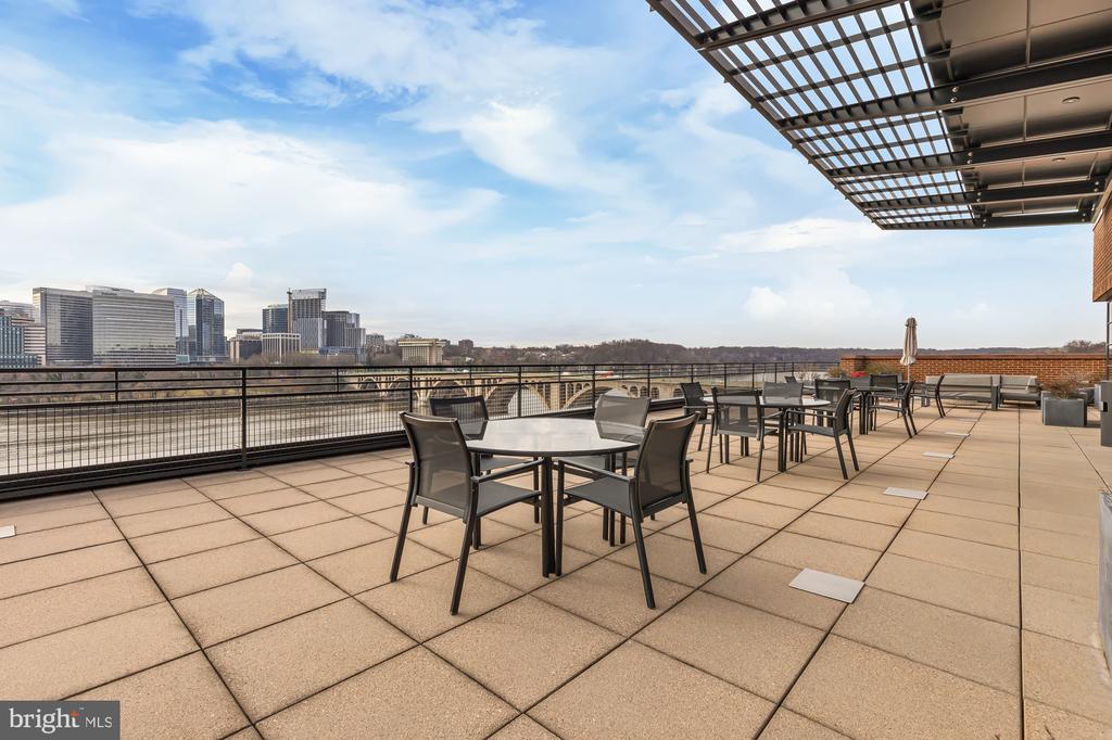 3303 WATER STREET NW Unit: 5H