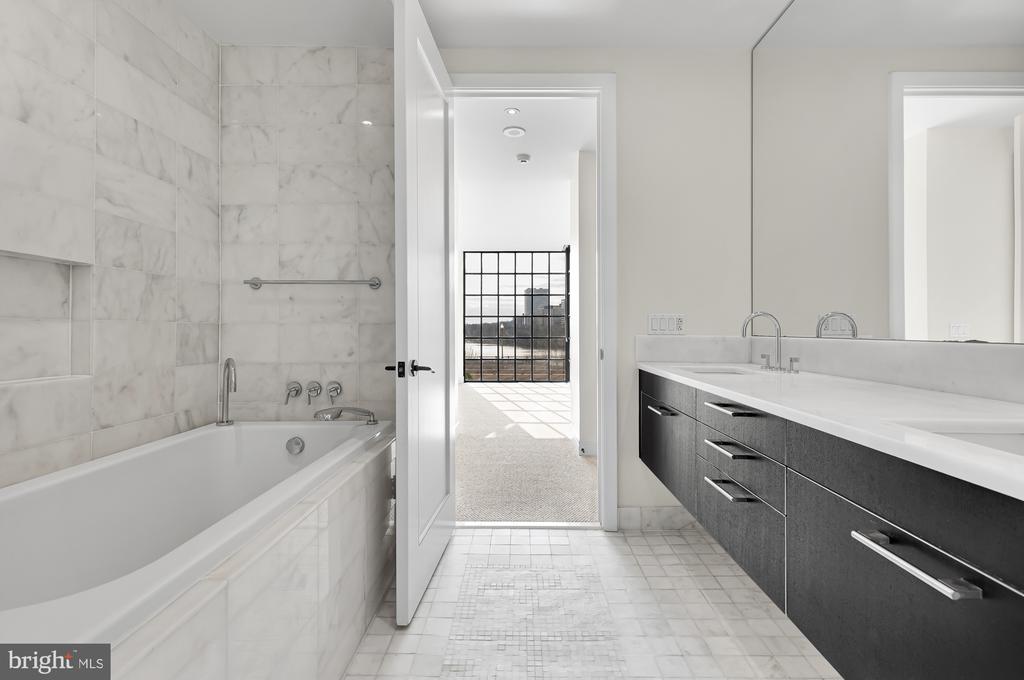 3303 WATER STREET NW Unit: 5H
