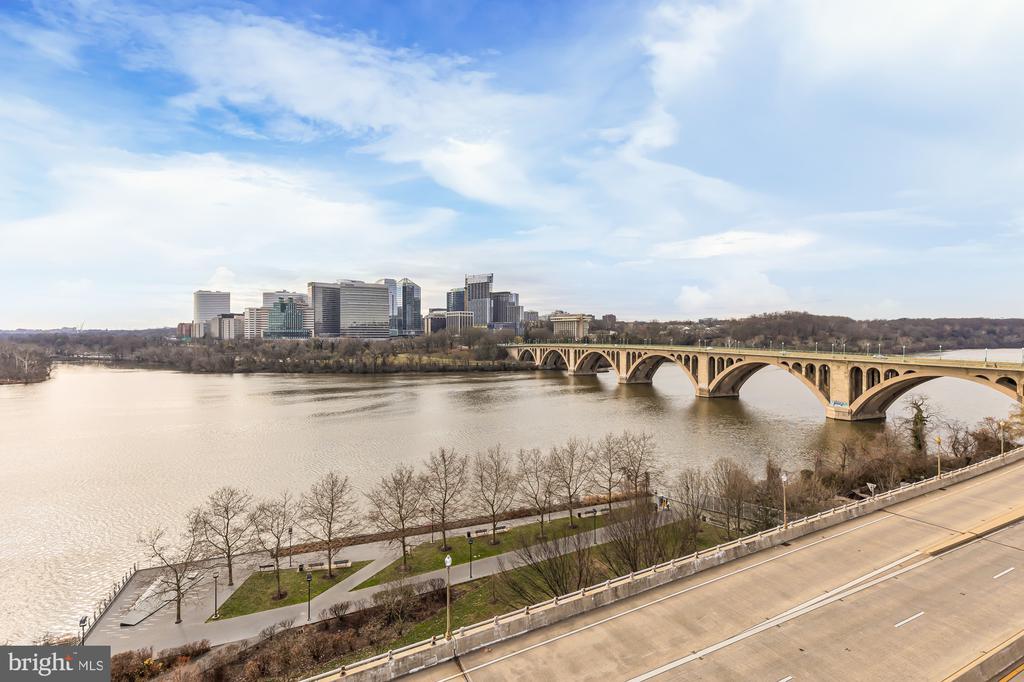 3303 WATER STREET NW Unit: 5H