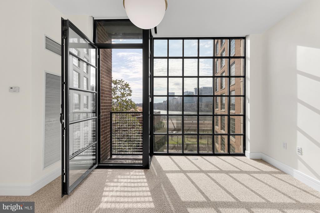 3303 WATER STREET NW Unit: 5H