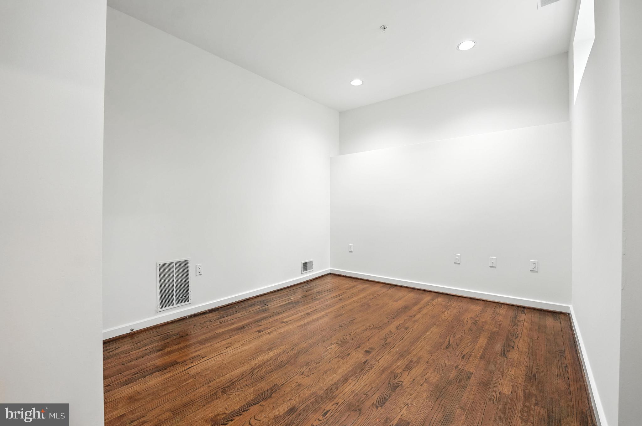 6702 OREGON AVENUE NW